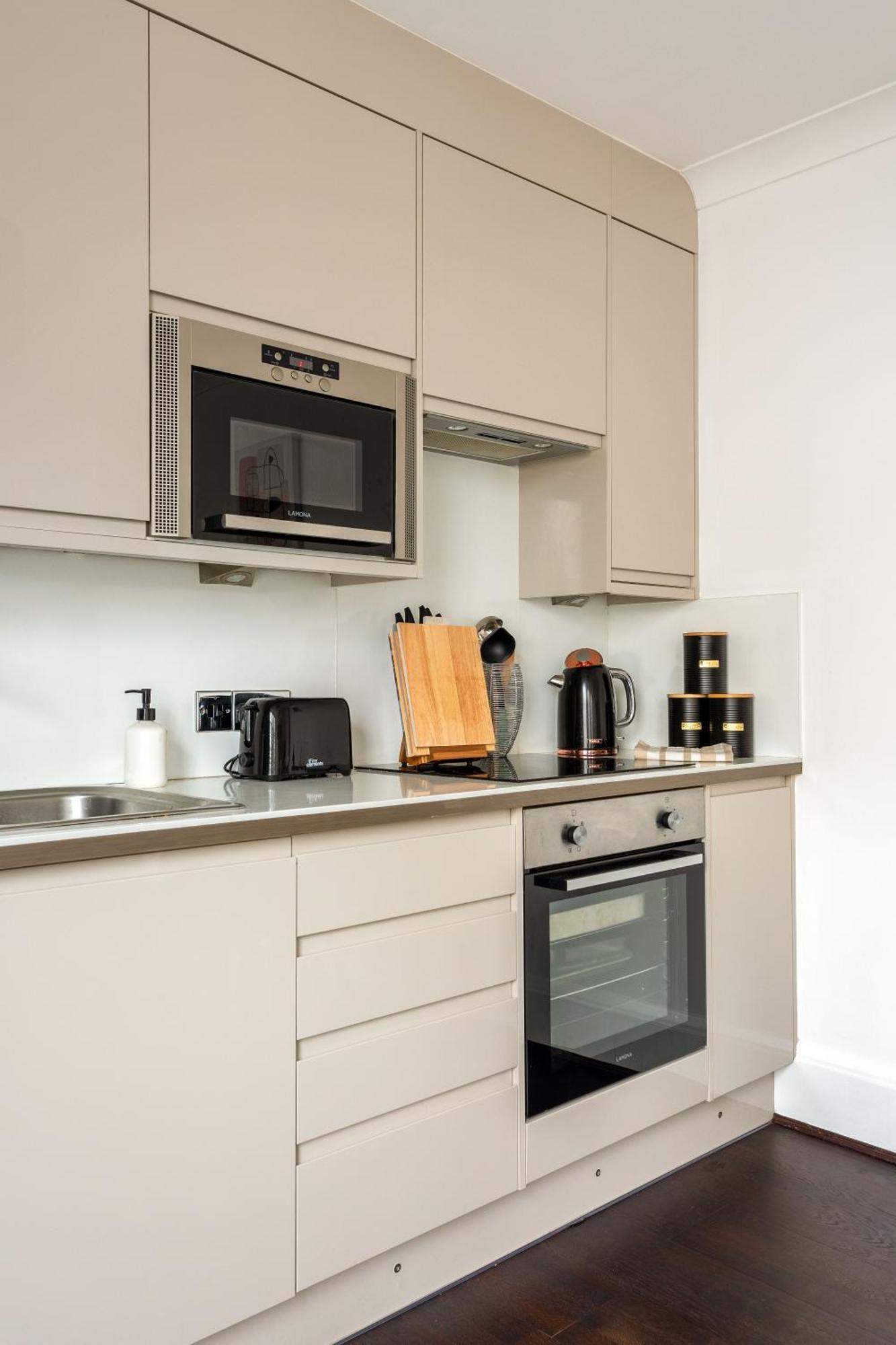 Super - 3 Large Bedrooms - Hosted By Agf Apartment *