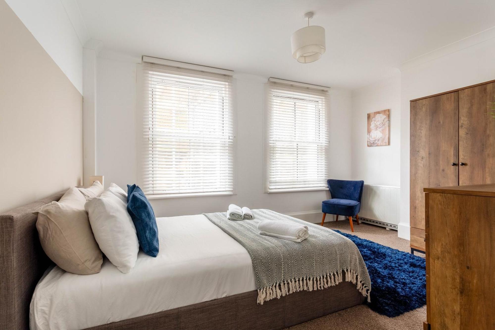 Super - 3 Large Bedrooms - Hosted By Agf Brighton