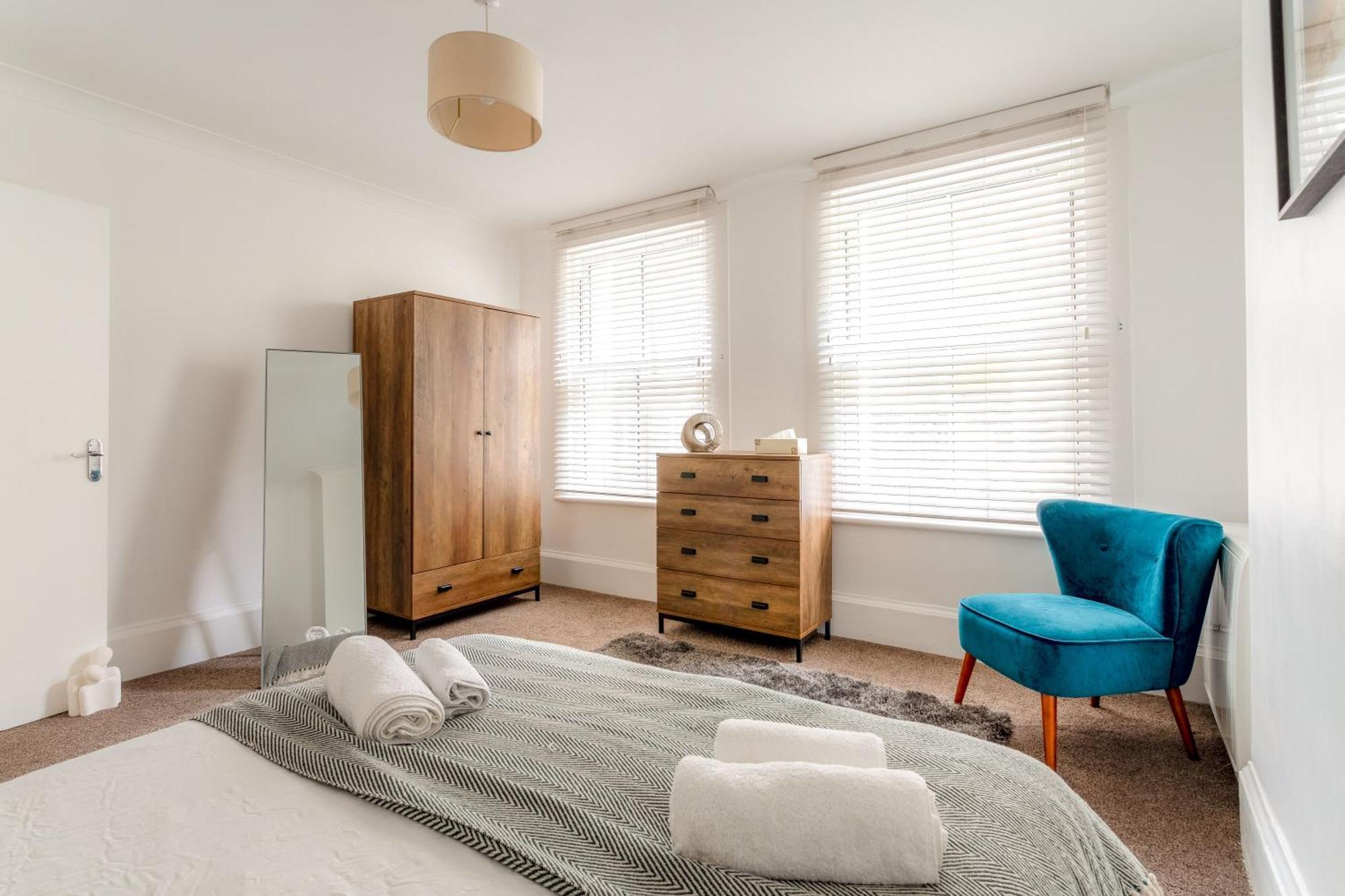 Super - 3 Large Bedrooms - Hosted By Agf *