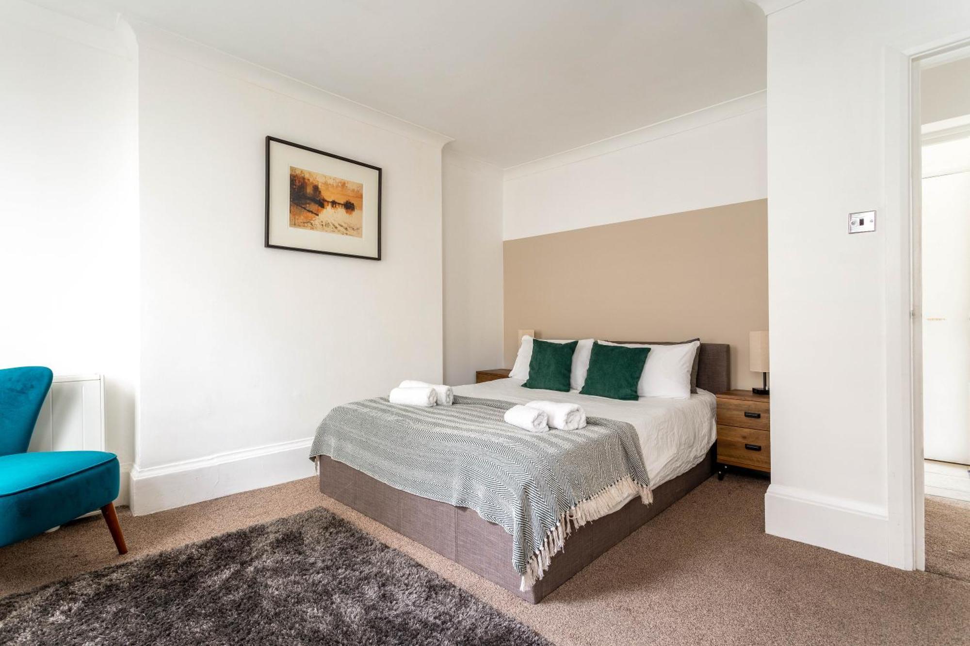 Super - 3 Large Bedrooms - Hosted By Agf